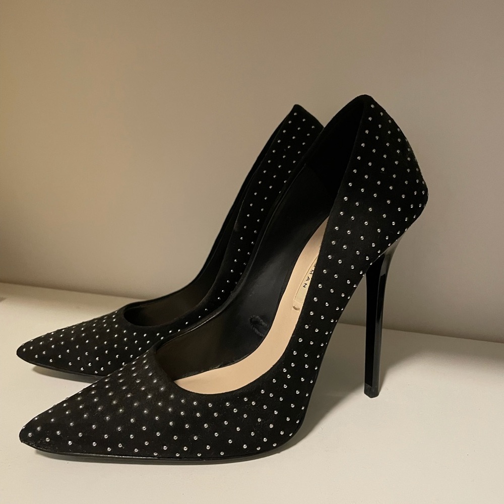 Black pumps, worn only 2 times